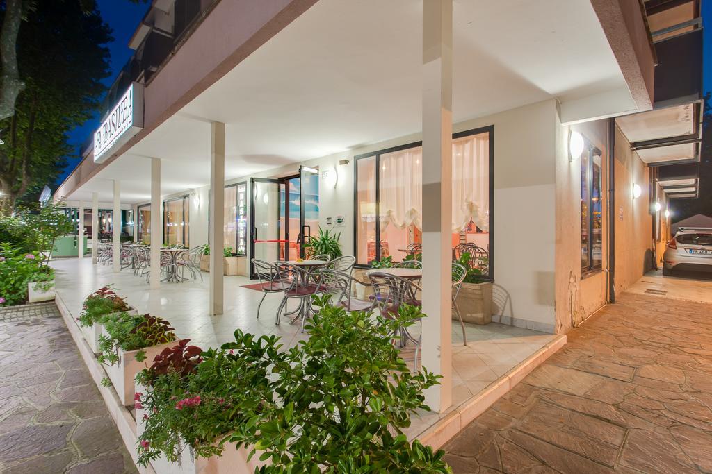 Hotel Basilea Bellaria-Igea Marina Exterior foto